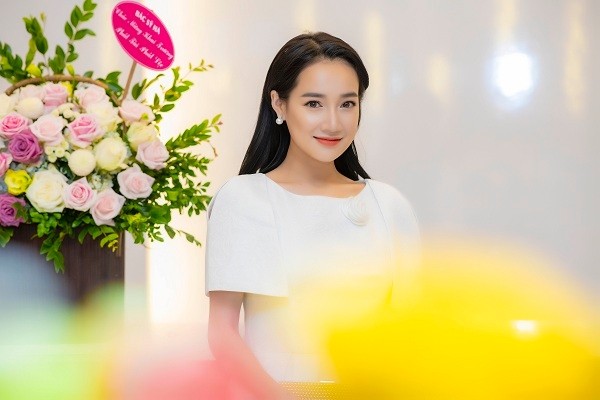 Nhã Phương lộ bụng bầu, tất bật chạy show trước đám cưới với Trường Giang? ảnh 3