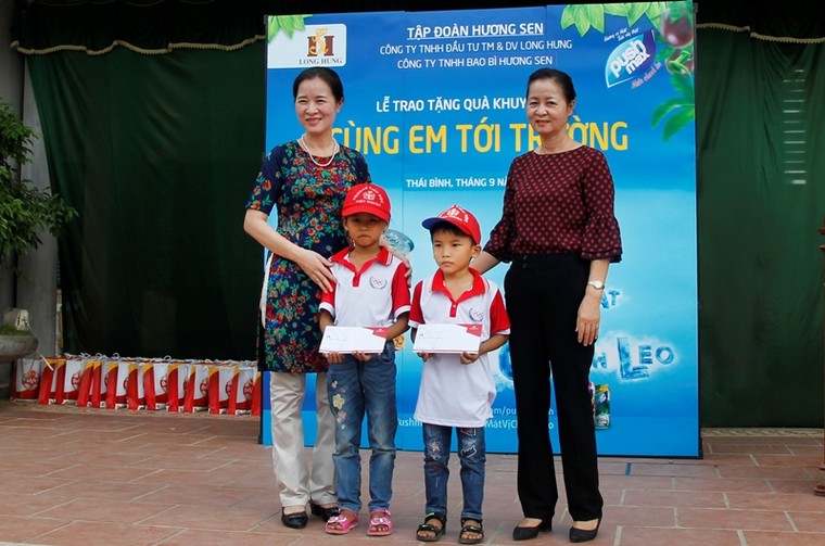 ‘Cùng em tới trường’ trao niềm vui tới hàng ngàn em nhỏ ảnh 3