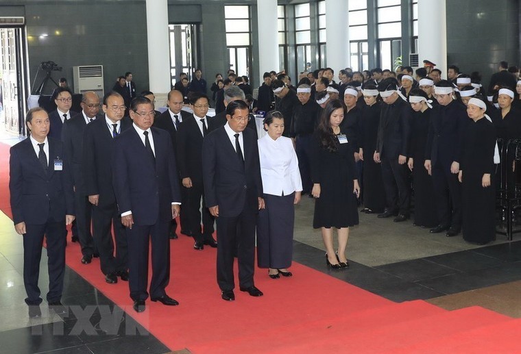 Thủ tướng Campuchia Hun Sen viếng Chủ tịch nước Trần Đại Quang ảnh 3