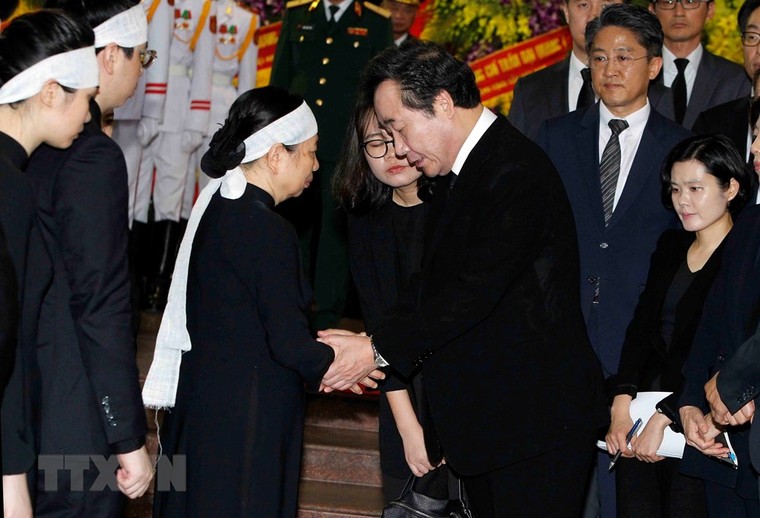 Thủ tướng Hàn Quốc Lee Nak-yeon viếng Chủ tịch nước Trần Đại Quang ảnh 5