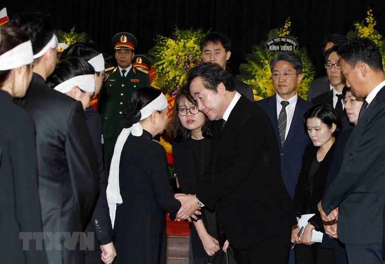Thủ tướng Hàn Quốc Lee Nak-yeon viếng Chủ tịch nước Trần Đại Quang ảnh 6