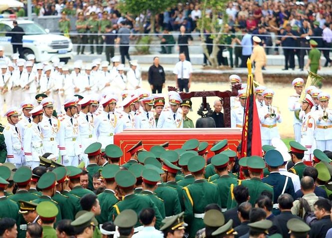 Cận cảnh nghi thức an táng Chủ tịch nước Trần Đại Quang tại Ninh Bình ảnh 2