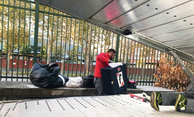 Nóng: 2 chiếc xe VinFast đã cập bến sân khấu lớn Paris Motorshow 2018! ảnh 5