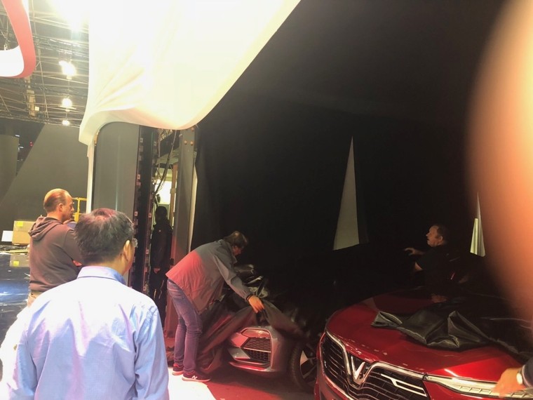 Nóng: 2 chiếc xe VinFast đã cập bến sân khấu lớn Paris Motorshow 2018! ảnh 6