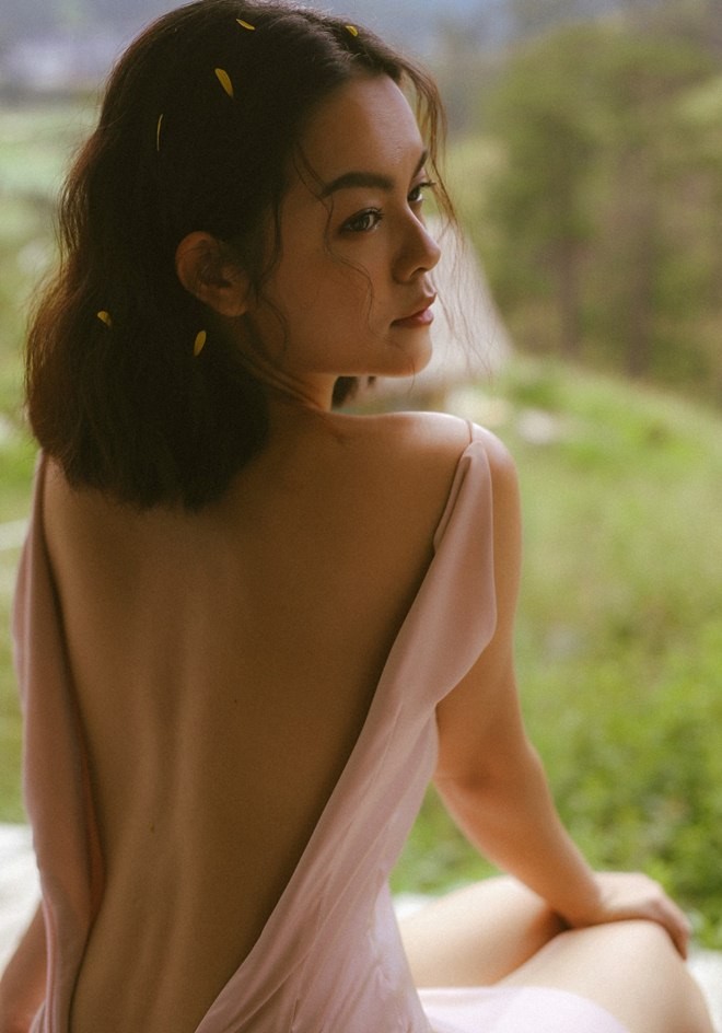 Hậu tin đồn ly hôn, Phạm Quỳnh Anh càng ngày càng sexy, táo bạo ảnh 5