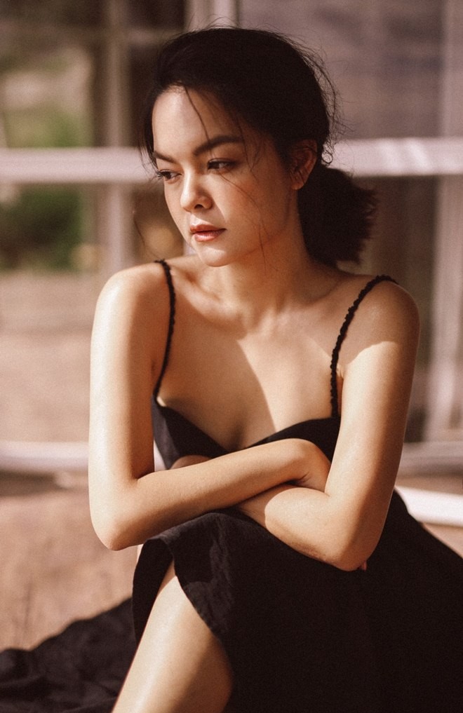 Hậu tin đồn ly hôn, Phạm Quỳnh Anh càng ngày càng sexy, táo bạo ảnh 9