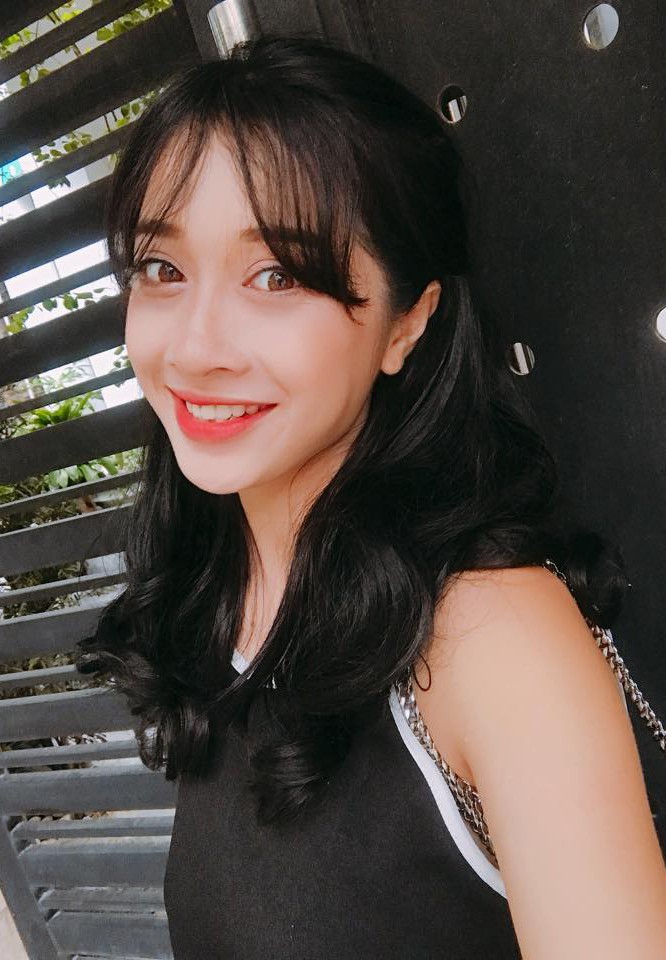 Em gái Nhã Phương để lộ thông tin chị gái mang thai sau 2 tuần kết hôn? ảnh 1