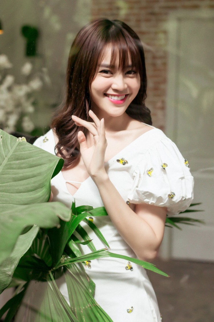 Không chỉ Chi Pu, những người đẹp này khi lấn sân ca hát cũng dính mác 'thảm họa' ảnh 3