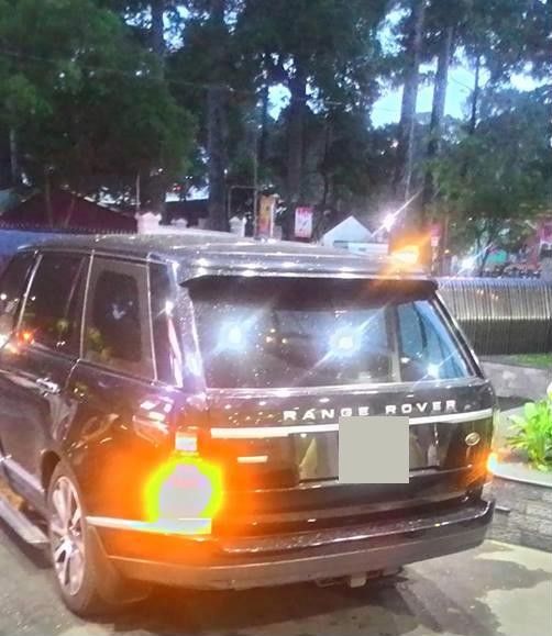 Sau khi xe Tuấn Hưng gặp tai nạn, đến lượt siêu xe 10 tỷ của Hồ Ngọc Hà bốc khói giữa đường ảnh 1