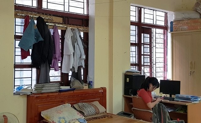 Ngôi trường suốt 3 năm thầy trò không có chỗ đi vệ sinh ảnh 2