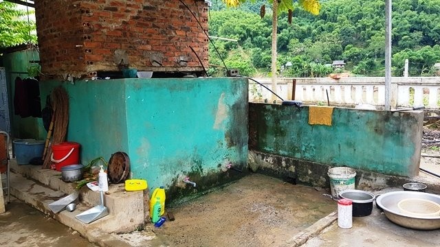 Ngôi trường suốt 3 năm thầy trò không có chỗ đi vệ sinh ảnh 6