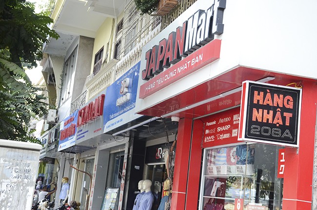 'Đồng phục biển hiệu' ở Hà Nội sau 2 năm đã tự 'thay áo' ảnh 3