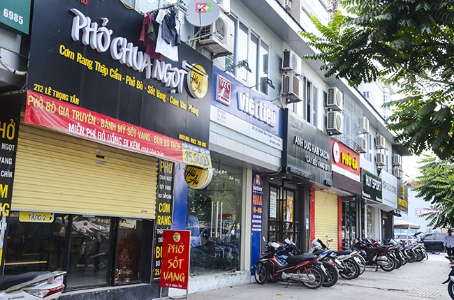 'Đồng phục biển hiệu' ở Hà Nội sau 2 năm đã tự 'thay áo' ảnh 5