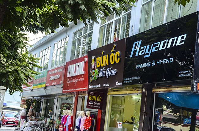 'Đồng phục biển hiệu' ở Hà Nội sau 2 năm đã tự 'thay áo' ảnh 7