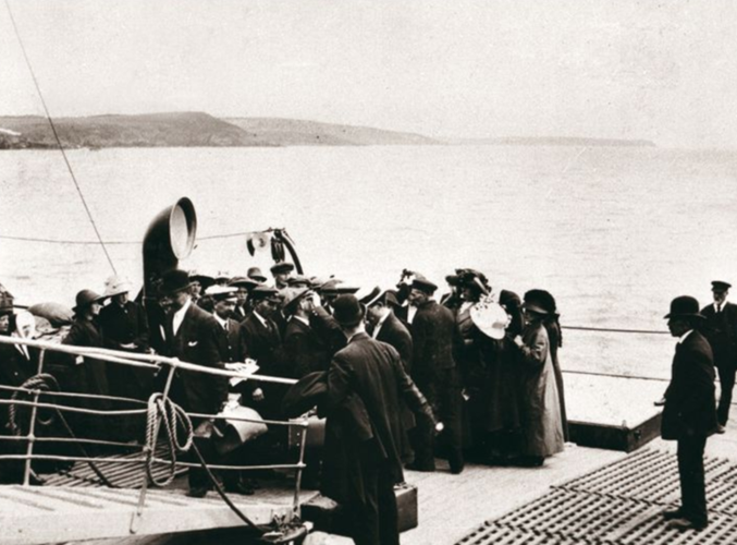 Ảnh chấn động về hành khách trên tàu Titanic trước khi chìm ảnh 3