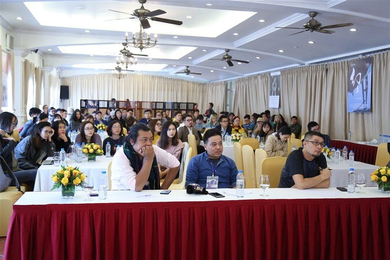 Showbiz Việt ‘Gặp gỡ mùa thu’, khám phá xứ sở Cầu Vàng ảnh 8