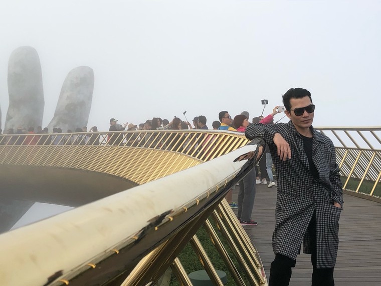 Showbiz Việt ‘Gặp gỡ mùa thu’, khám phá xứ sở Cầu Vàng ảnh 5