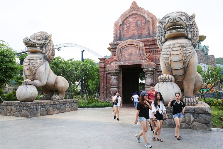 Đến Sun World Halong Complex để du ngoạn… từ Á sang Âu ảnh 6