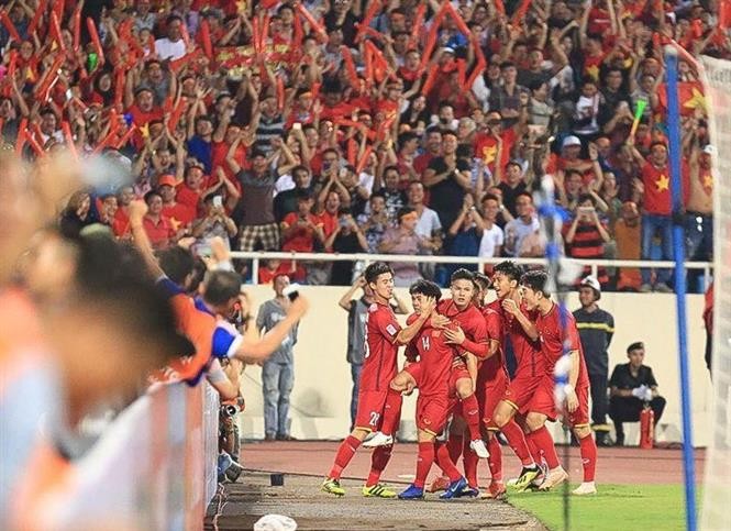 Hạ đẹp Malaysia 2-0, Việt Nam mở toang cánh cửa vào bán kết ảnh 1
