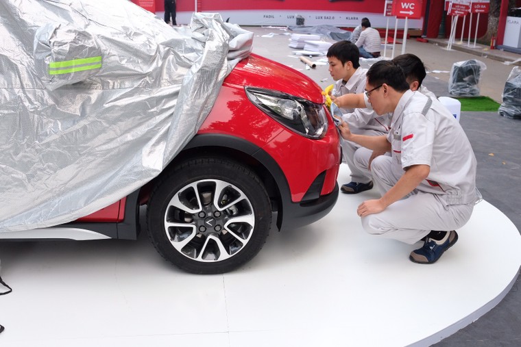 VinFast công bố giá bán ‘3 không' với xe ô tô Lux và Fadil ảnh 1