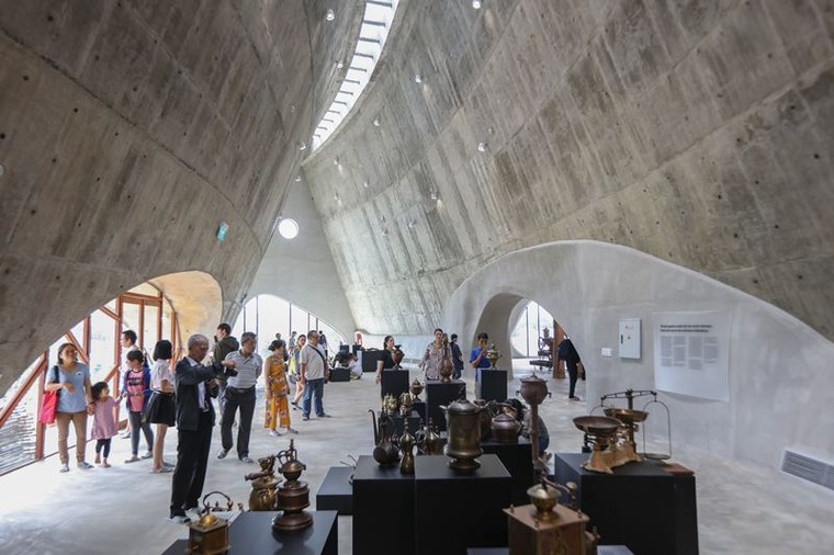 Bảo tàng Thế giới cà phê đầu tiên Việt Nam hút khách với lối kiến trúc độc đáo ảnh 2