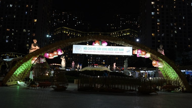 Hơn 300 gian hàng cùng tham gia Hội chợ “Đặc sản Vùng miền Việt Nam” và Triển lãm OVOP 2018 ảnh 1