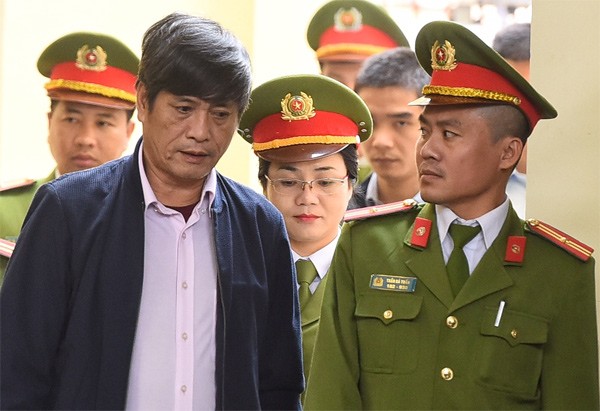 Cựu tổng cục trưởng Phan Văn Vĩnh bị phạt 9 năm tù và 100 triệu đồng ảnh 1