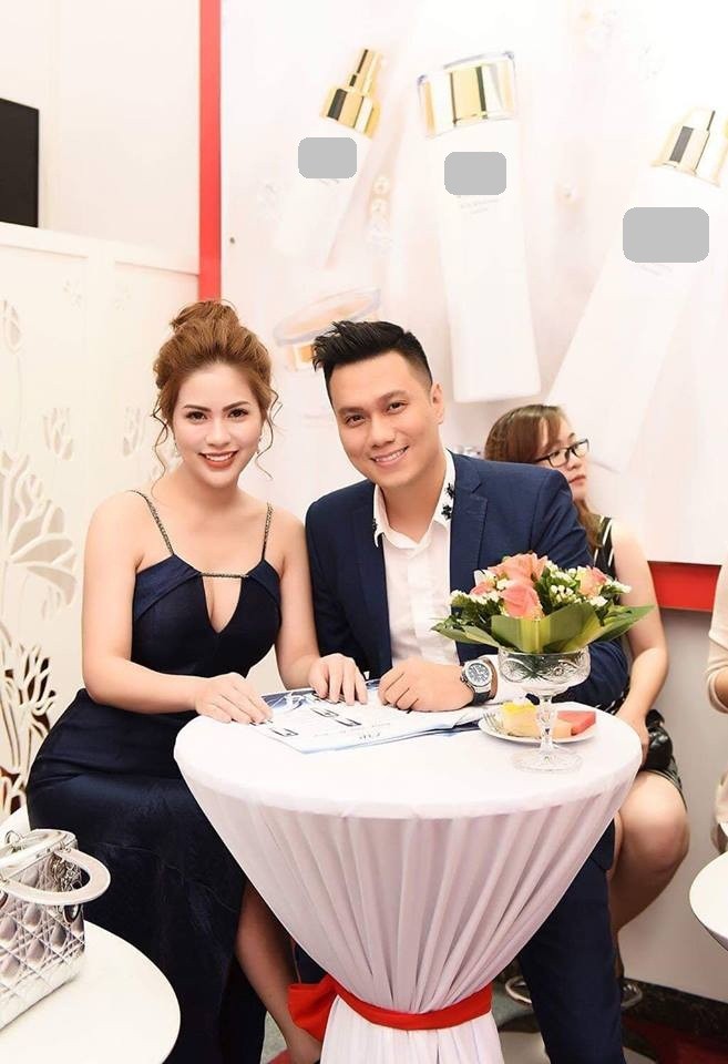 Việt Anh ‘đường ai nấy đi’ với vợ hot girl xinh đẹp để PR phim mới? ảnh 2