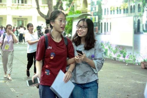 Rạng rỡ nụ cười sĩ tử buổi thi cuối ảnh 2