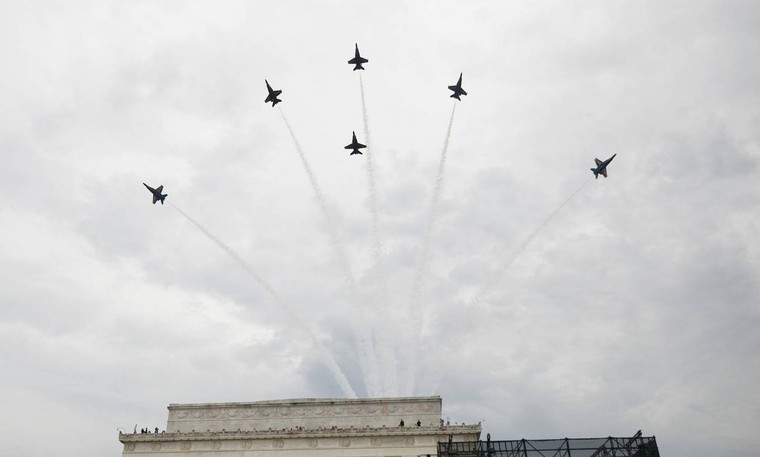 Màn phô diễn sức mạnh 'có một không hai' trong lễ mừng quốc khánh Mỹ ảnh 7