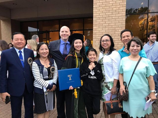 Cô gái Bình Định tốt nghiệp Thủ khoa ngành Dược tại Đại học lớn của Mỹ ảnh 1