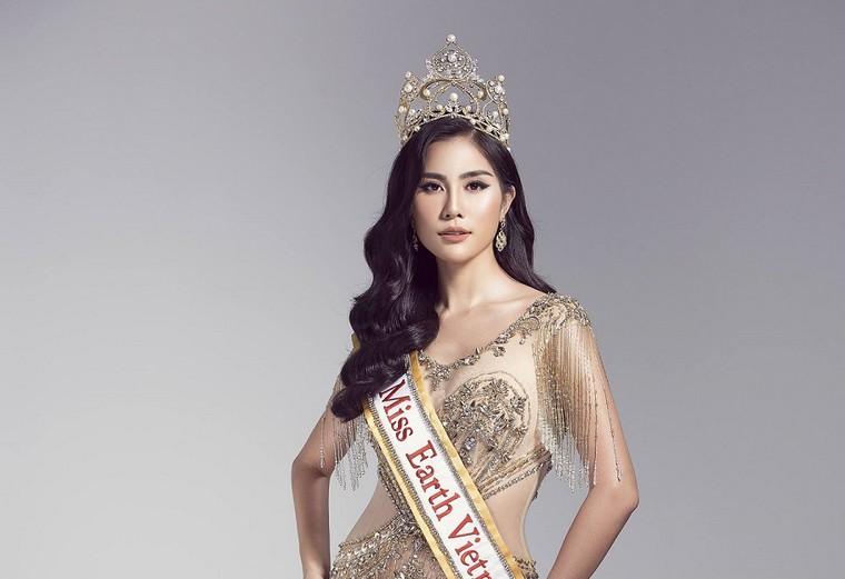 Đại diện Việt Nam tại Hoa hậu Trái đất phá nát ca khúc 'Tàu anh qua núi' ảnh 1