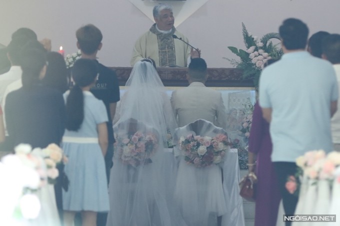 Bảo Thy làm lễ cưới ở nhà thờ ảnh 3