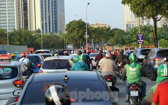 Các ngả đường về Mỹ Đình 'tê liệt' trước trận Việt Nam vs Thái Lan ảnh 1