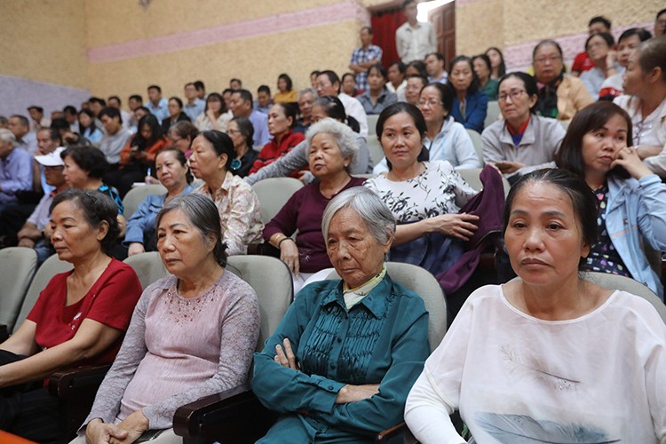 Đại biểu Quốc hội tiếp xúc cử tri Thủ Thiêm ảnh 2