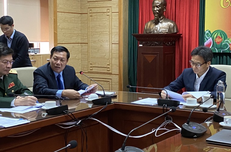 Hai trường hợp viêm phổi lạ từ Vũ Hán về Việt Nam là cha con ảnh 1