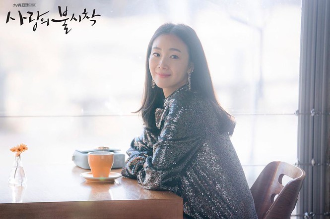 Choi Ji Woo bất ngờ xuất hiện trong 'Hạ cánh nơi anh' khiến fan thích thú ảnh 1