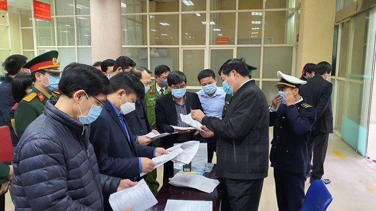 Y tế Việt Nam trước 'bão' dịch Covid-19: Hoài nghi và thực tế ảnh 1