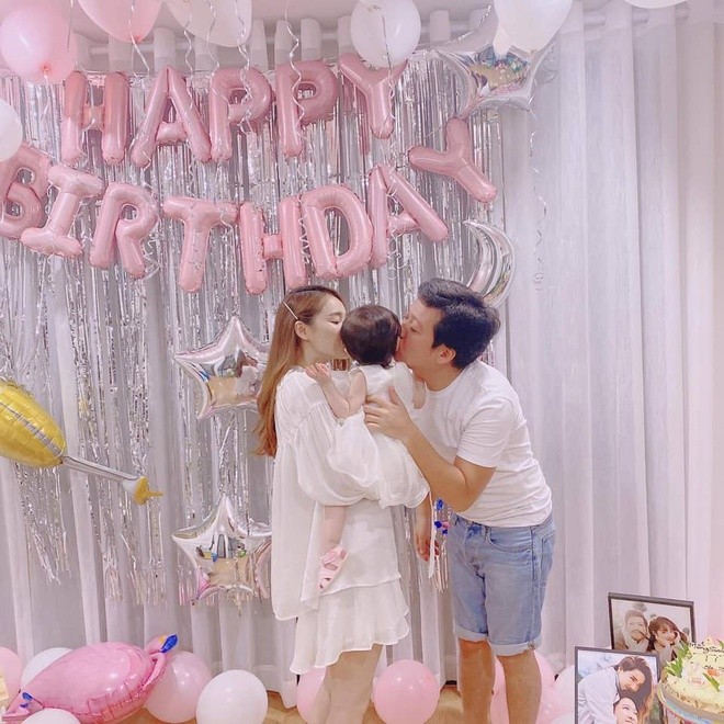 Trường Giang lần đầu đăng ảnh con gái ảnh 1