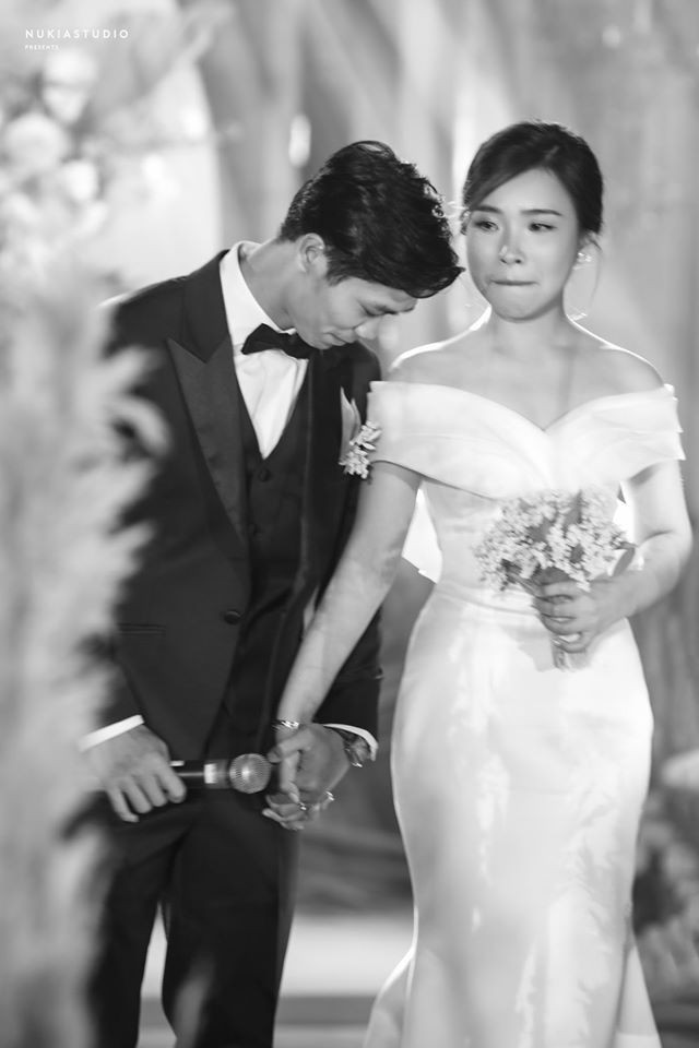 Dân mạng 'phát sốt' với loạt ảnh đính hôn đẹp như mơ của Công Phượng ảnh 1