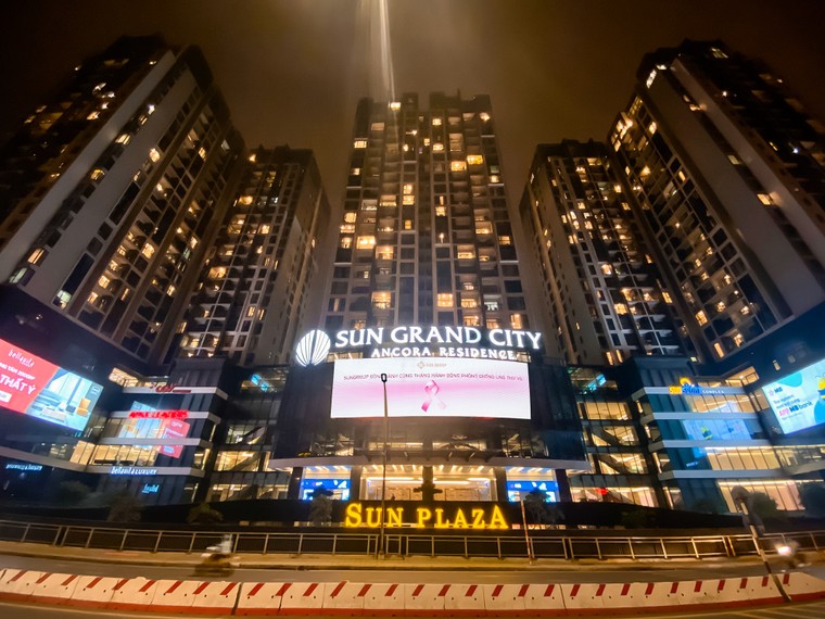 Hàng loạt tòa cao tầng khoác 'áo hồng' hòa vào chiến dịch chống ung thư vú ảnh 1