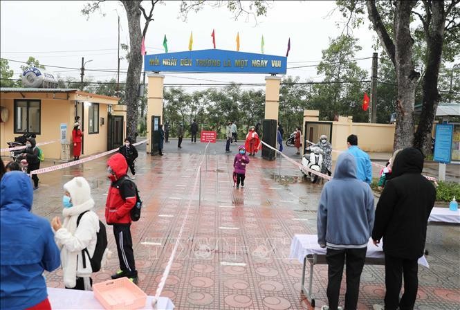 Hà Nội: Học sinh lớp 1-6 ở ngoại thành chính thức học trực tiếp ảnh 1