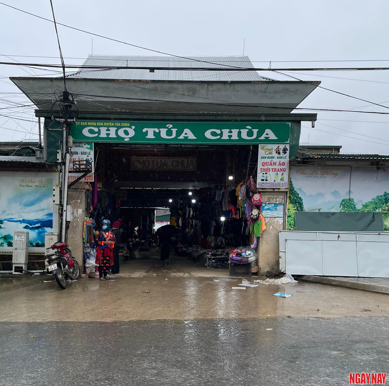 Nhật ký 99 ngày xuyên Việt: Phiên chợ vùng cao mịt mờ trong sương ảnh 1