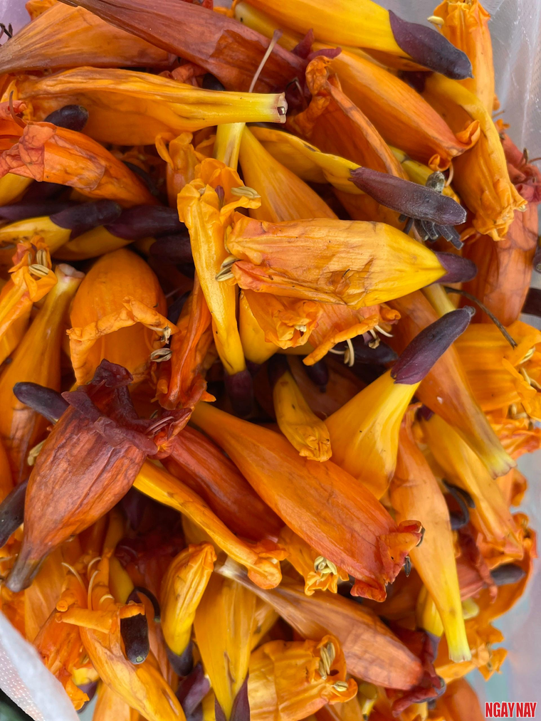 Nhật ký 99 ngày xuyên Việt: Phiên chợ vùng cao mịt mờ trong sương ảnh 3