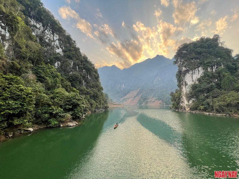 Nhật ký 99 ngày xuyên Việt: Những con số 2 của Mai ảnh 14