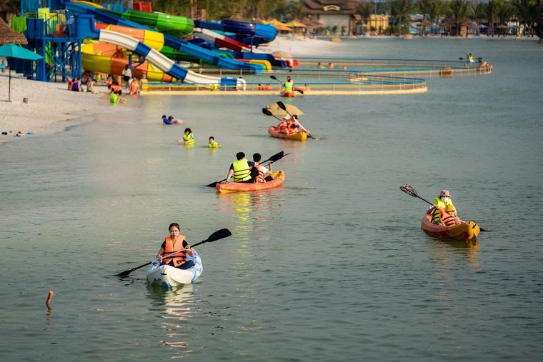 Trải nghiệm trọn vẹn kỳ nghỉ lễ “rực rỡ” tại Tổ hợp Biển tạo sóng nhân tạo lớn nhất thế giới ảnh 9