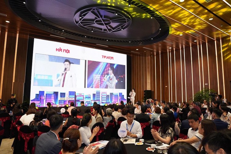 MIKGroup 'chơi lớn' tặng không giới hạn xe ô tô Camry và iPhone 13 cho khách hàng ảnh 1