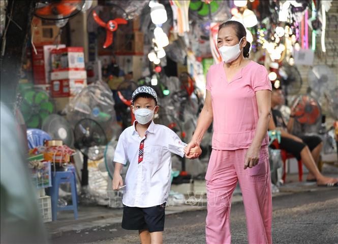 Hà Nội: Học sinh lớp 1 hân hoan tựu trường ảnh 2