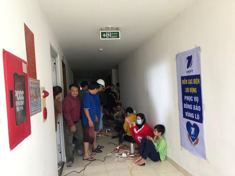 VNPT hỗ trợ thông tin liên lạc cho người dân Huế, Đà Nẵng khắc phục bão Sơn Ca ảnh 3