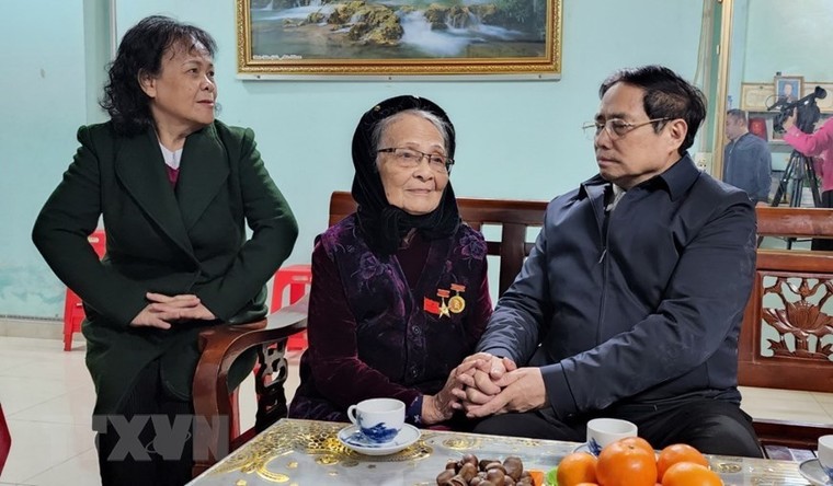 Thủ tướng Chính phủ Phạm Minh Chính thăm Mẹ Việt Nam anh hùng tại Cao Bằng ảnh 2